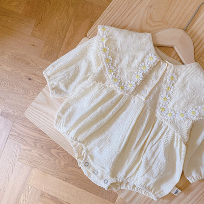 Daisy Lace Romper & Hat Set – Adorable Outfit for Baby Girls